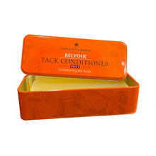 Carica l'immagine nel visualizzatore di Gallery, Belvoir tack conditioner soap step 2 Carr & Day & Martin