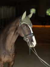 Load image into Gallery viewer, Cuffia Modern Striking Valley Equestrian Stockholm shop del cavallo