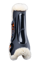 Carica l'immagine nel visualizzatore di Gallery, Stinchiere equick con pelo shop del cavallo