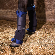 Carica l&#39;immagine nel visualizzatore di Gallery, Set da 4 stable boots cuscini blu D·ISTINTO shop del cavallo
