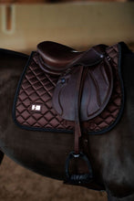 Carica l&#39;immagine nel visualizzatore di Gallery, Sottosella da salto Endless Brown Equestrian Stockholm shop del cavallo
