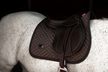 Load image into Gallery viewer, Sottosella da salto Modern Mocha Equestrian Stockholm shop del cavallo
