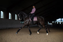 Load image into Gallery viewer, Sottosella da dressage Anemone Equestrian Stockholm shop del cavallo 
