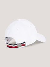 Carica l&#39;immagine nel visualizzatore di Gallery, Cappellino &quot;Montereal&quot; waterproof bianco Tommy Hilfiger shop del cavallo
