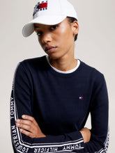 Carica l&#39;immagine nel visualizzatore di Gallery, Cappellino &quot;Montereal&quot; waterproof bianco Tommy Hilfiger shop del cavallo
