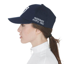 Carica l&#39;immagine nel visualizzatore di Gallery, Cappellino da baseball navy con logo bianco Equestro shop del cavallo
