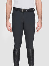 Load image into Gallery viewer, Pantaloni da uomo modello &quot;Grafton&quot; con toppa al ginocchio Equiline shop del cavallo
