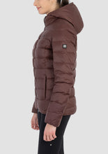 Carica l&#39;immagine nel visualizzatore di Gallery, Piumino corto Equiline marrone da donna shop del cavallo
